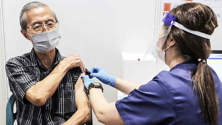 Chuyên gia WHO khuyến nghị tiêm liều vắc xin tăng cường cho người suy giảm miễn dịch